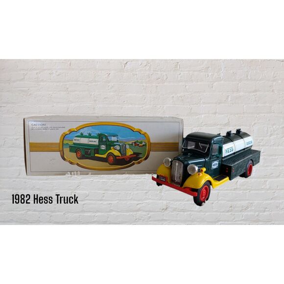 NWB Vintage 1982 The First HESS Truck gasoline oil BLACK SWITCH RARE